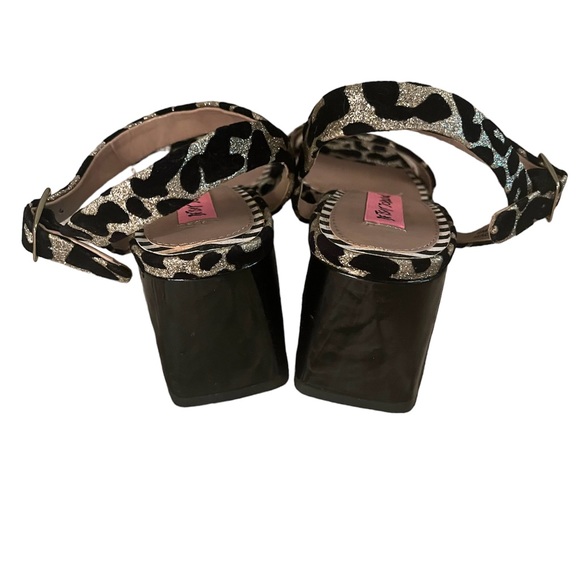 BETSEY JOHNSON brand animal print inspired heels. Size 9M. NWOT. - Picture 3 of 5